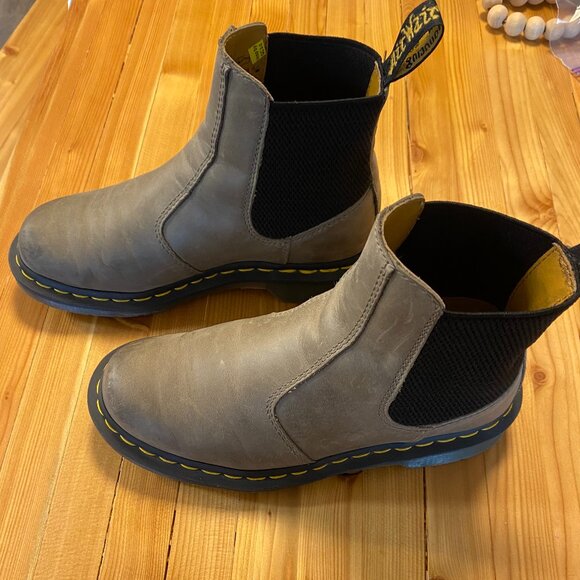 Dr. Martens 2976 Chelsea Boots - Size US 6 - Picture 2 of 7